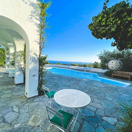 Il Carrubo Capri Landhaus *